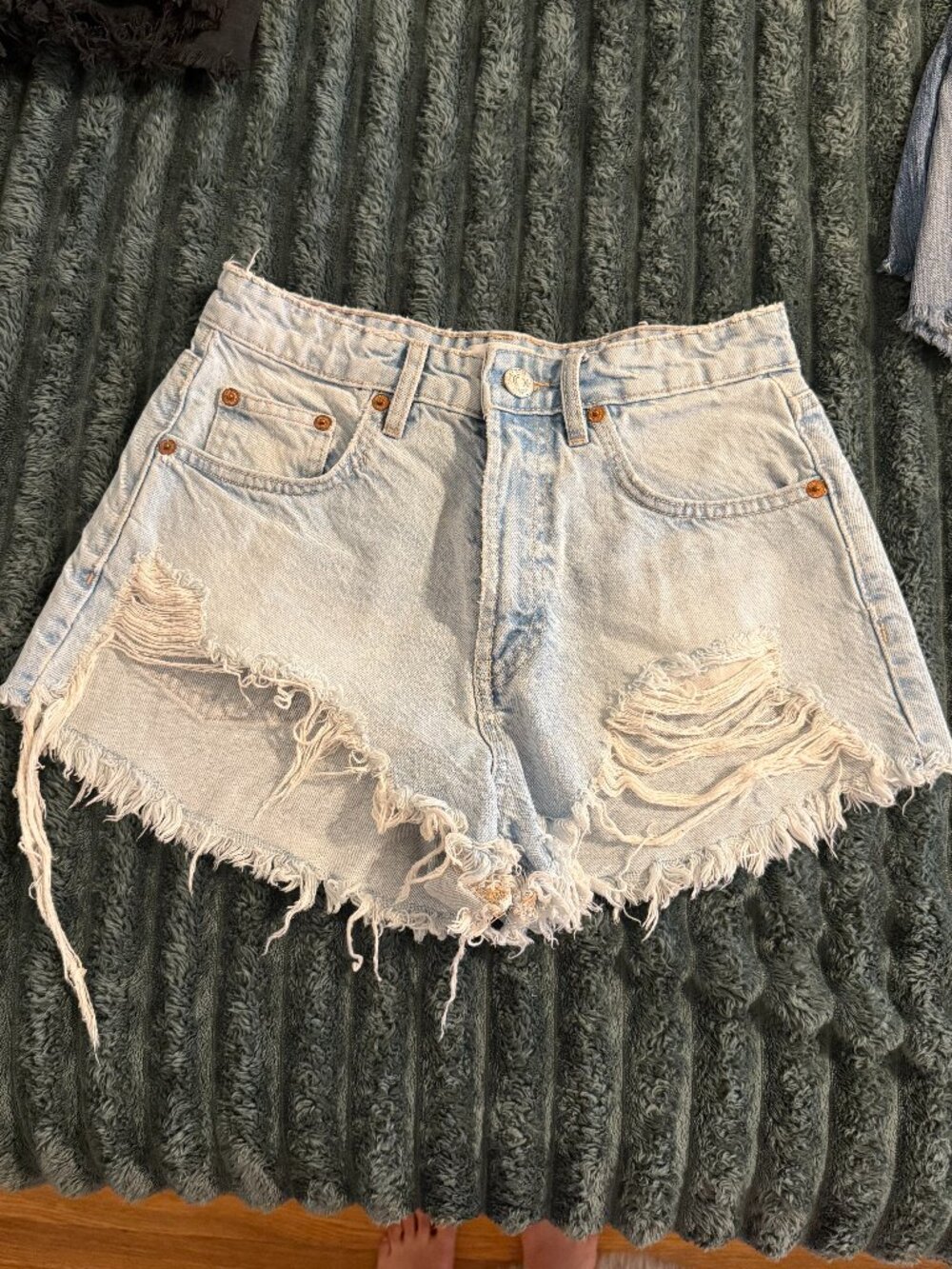 ZARA denim jean shorts size women's US size 4